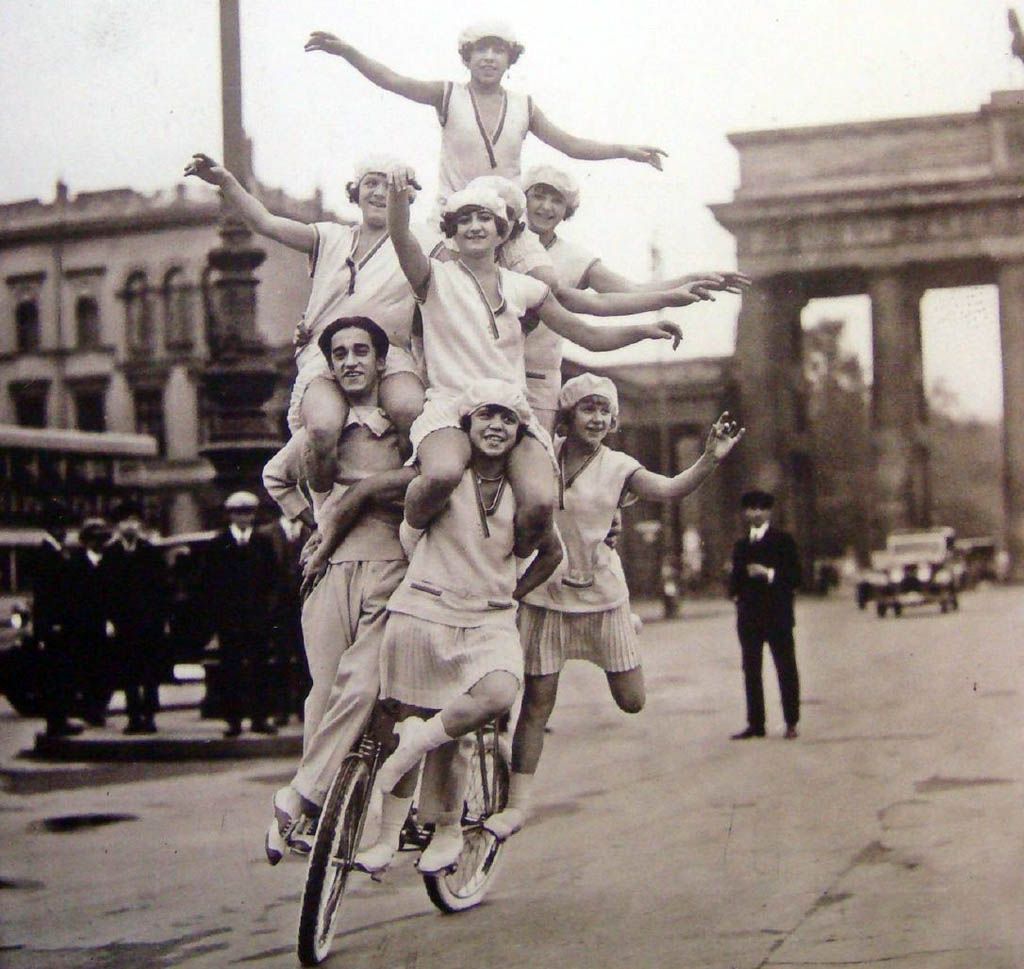 Roaring Twenties women find freedom.
